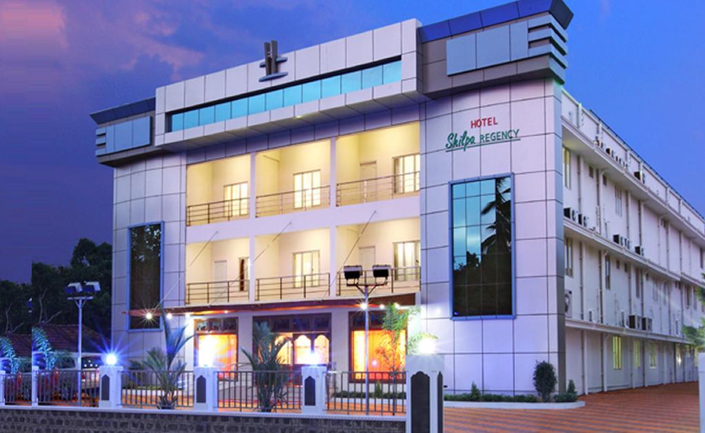 Hotel Shilpa Regency Kottārakara Exteriör bild