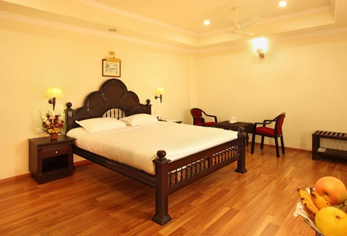 Hotel Shilpa Regency Kottārakara Exteriör bild